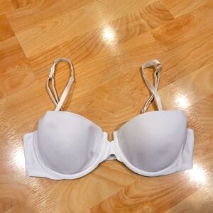 Victoria's Secret Very Sexy Push Up Without Padding White Bra Size 34c